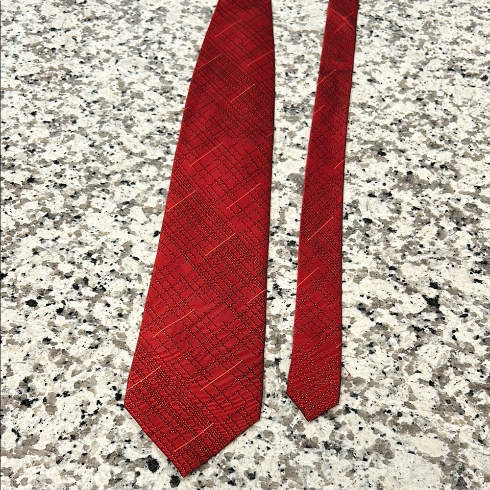 Vito Rofolo Red Geometric Pattern Tie - Picture 6 of 6